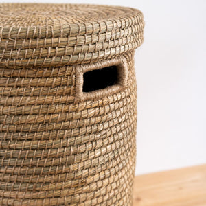 Geflochtener Wäschekorb mit Deckel atisan