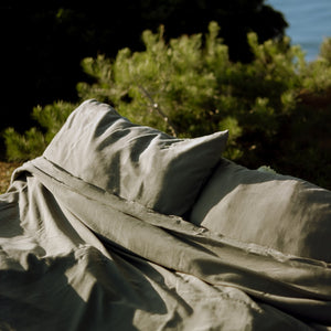 Baumwollsatin Deckenbezug in Olivgrün- Nido Botanical