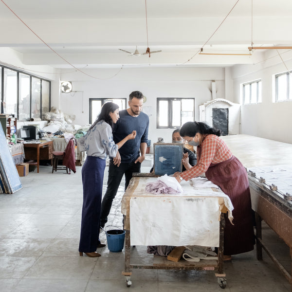 Produktion von nachhaltigen Wohnaccessoires in Nepal