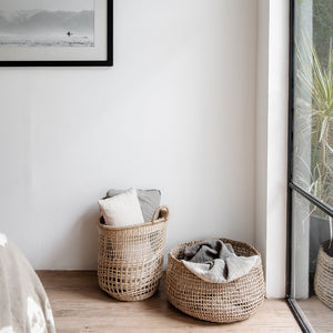 Runder Flechtkorb Bola aus Seegras, handgefertigt, ideal als Wäschekorb oder Aufbewahrungskorb im Schlafzimmer