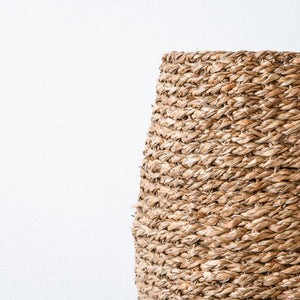 Detailaufnahme des runden Seegras Korbs Mali Lawa, Struktur und Farbton gut erkennbar