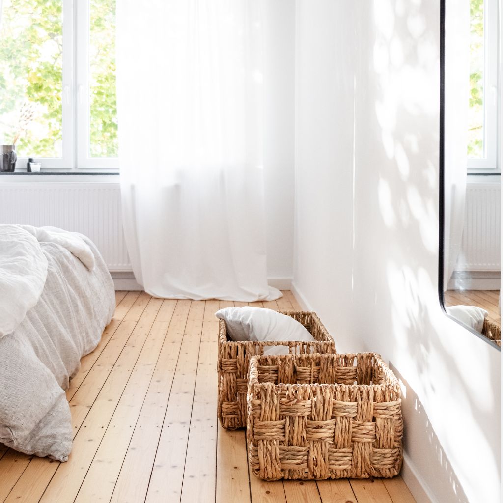 Wasserhyazinthe Korb Awa, rechteckig im Schlafzimmer vor dem Bett