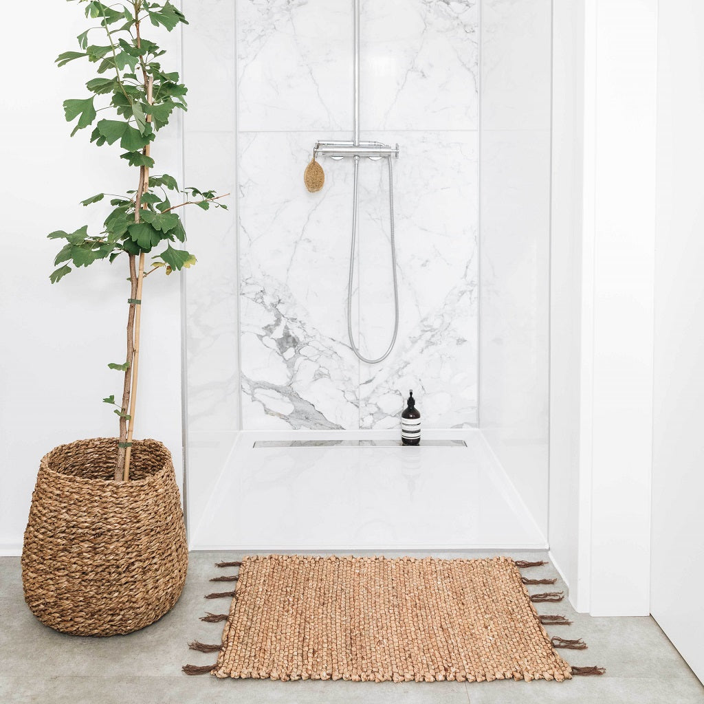 Kleiner Teppich im Badezimmer