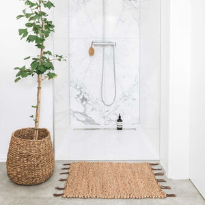 Runder Seegras Korb Mali Lawa als dekorativer Aufbewahrungskorb im Wohnzimmer